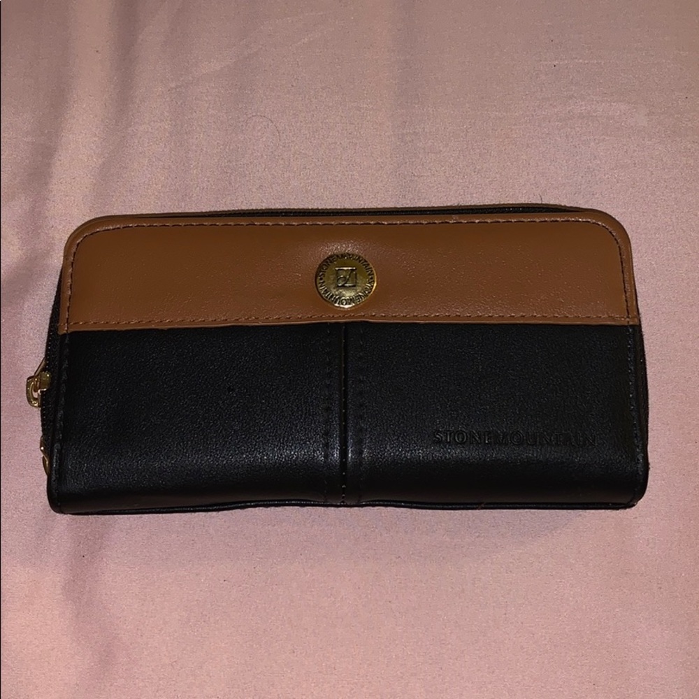 Stone Mountain wallet